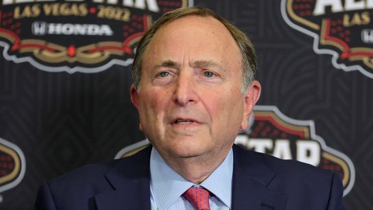 Bettman excuses, downplays Blackhawks owner Wirtz's 'outburst' taken in Las Vegas (Penguins)